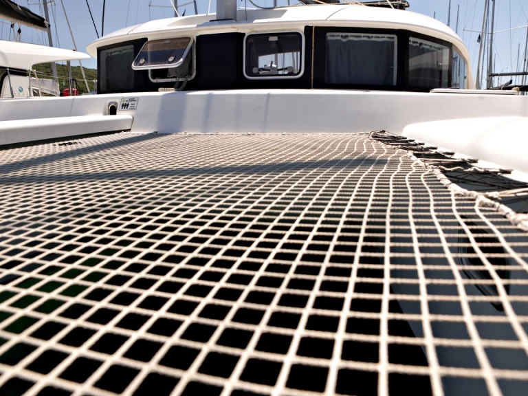 Yacht charter Punat - Lagoon Lagoon 380 S2 on SamBoat