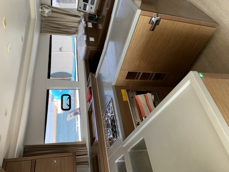 Charter a Lagoon Lagoon 450 F in Alimos on Samboat