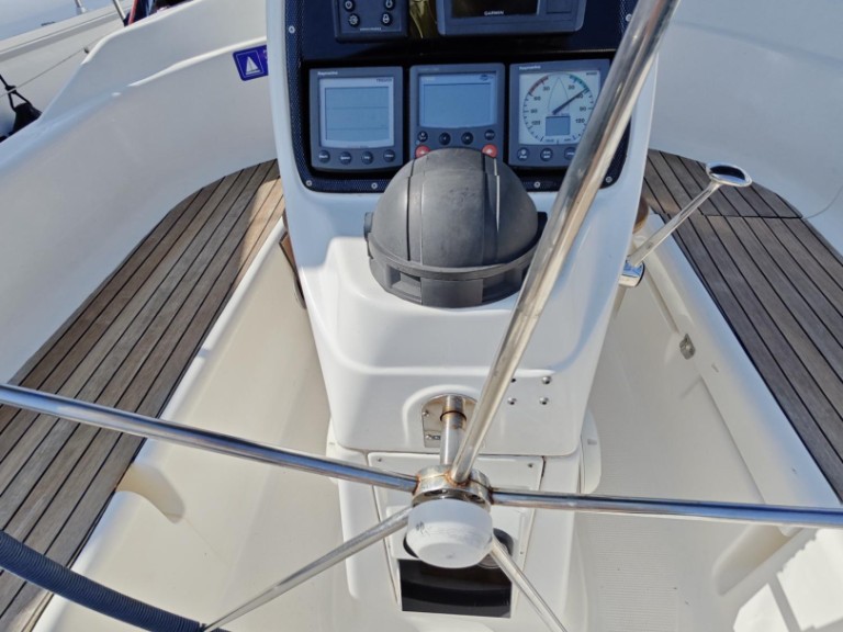 Yacht hire Punat cheap Bavaria 30 Cruiser