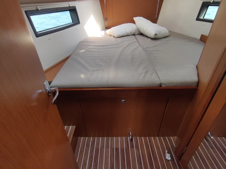 Hire a Bavaria Bavaria C42 Alimos