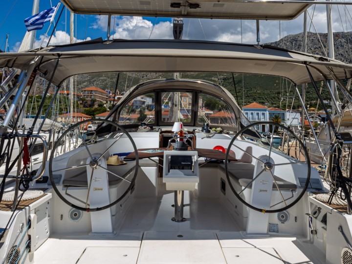 Hire Sailboat with or without skipper Bavaria Pálairos