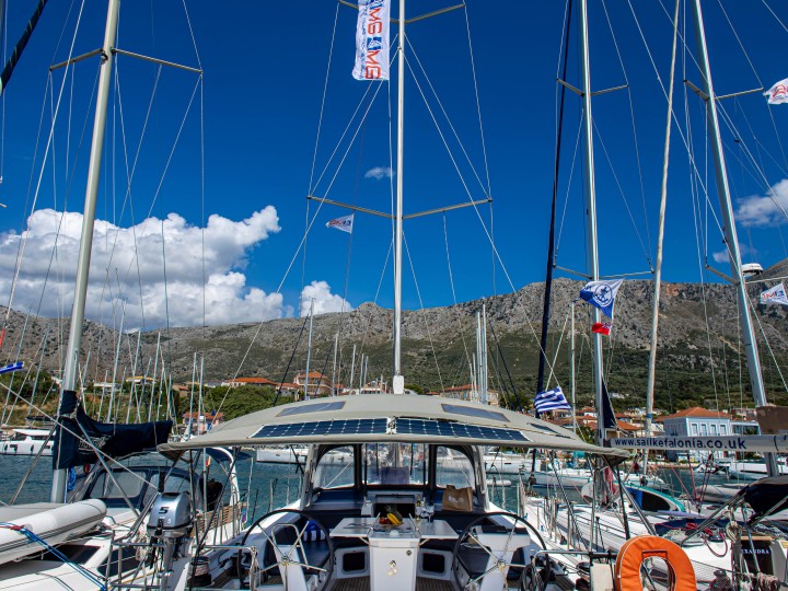 Yacht hire Lefkáda cheap Oceanis 51.1