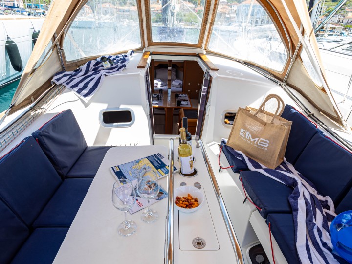 Sailboat hire in Lefkáda - Jeanneau Sun Odyssey 349