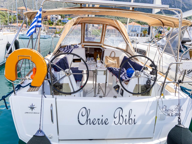 Sailboat to hire Lefkáda at the best price