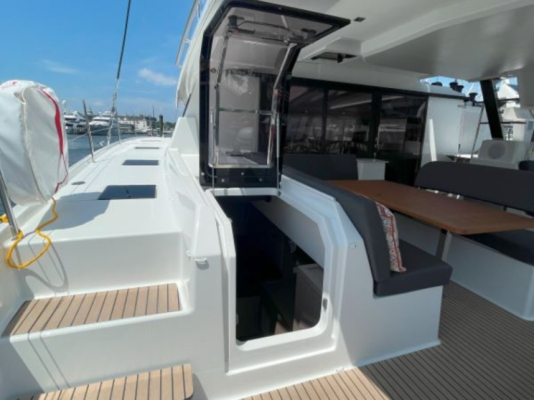 Hire Catamaran with or without skipper Fountaine Pajot Annapolis