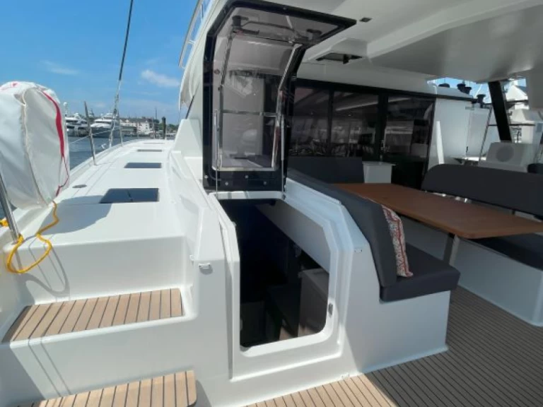 Hire Catamaran with or without skipper Fountaine Pajot Annapolis
