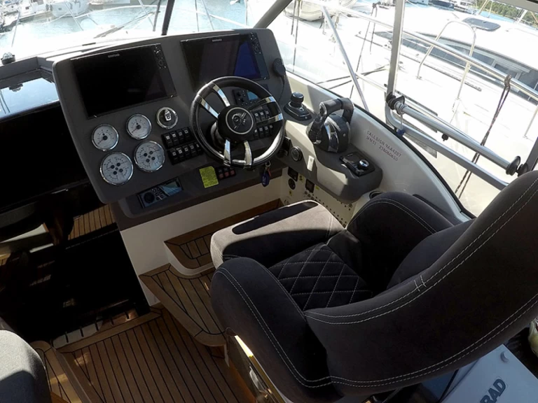 Yacht hire Šibenik cheap Marex 360 CC