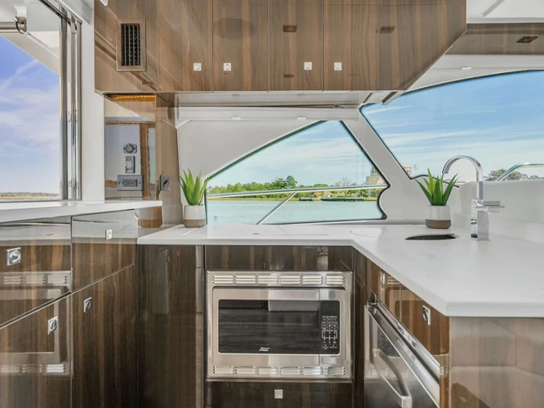 Charter a Cruisers TriFecta in Delray Beach on Samboat