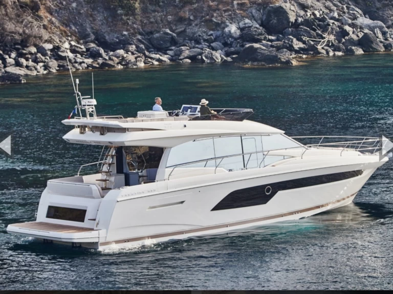 Yacht hire Salerno cheap Prestige 52 anno 2023