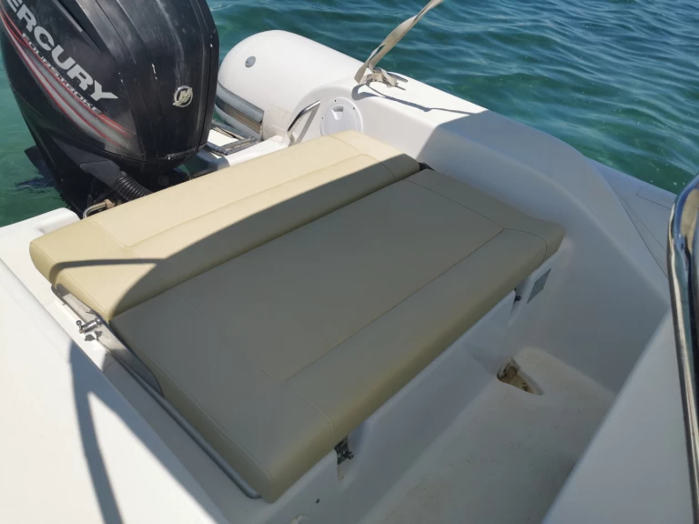 Hire a Valiant DR 600 La Savina