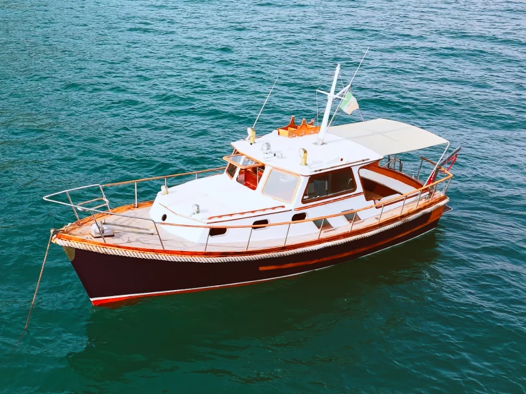 Charter a G.i.a.m Rapallo Portofino Pilot in Bocca di Magra on Samboat