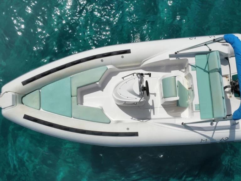 Charter a Magnus 6.20 in Porto Rotondo on Samboat