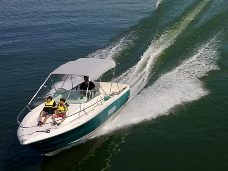 Motorboat to hire Larmor-Plage at the best price