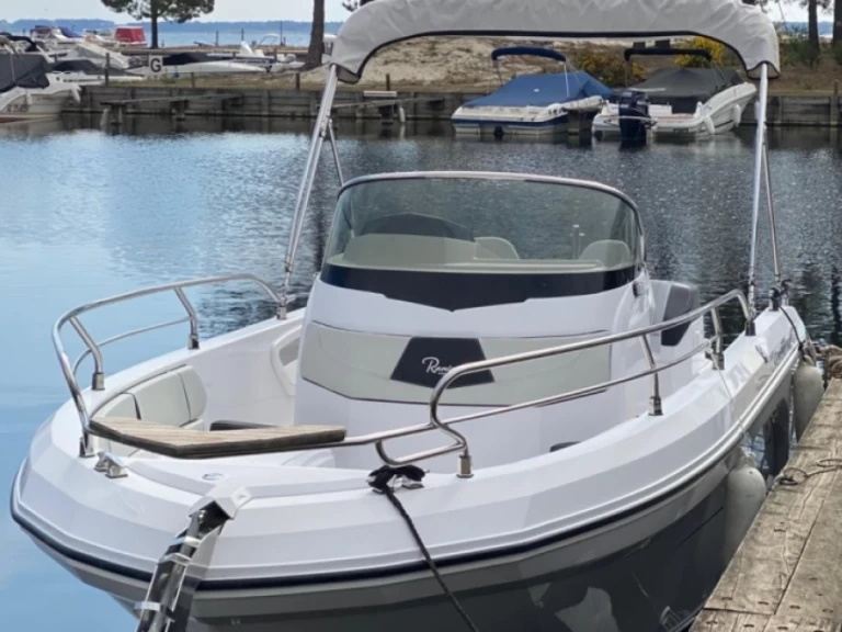 Hire a Ranieri  Voyager 21S Biscarrosse