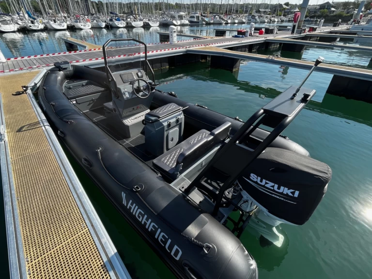 Hire RIB Highfield with a boat licence