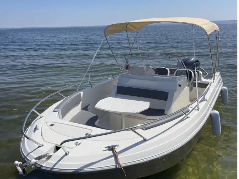 Charter a Pacific Craft Pacific Craft 670 Open in Biscarrosse on Samboat