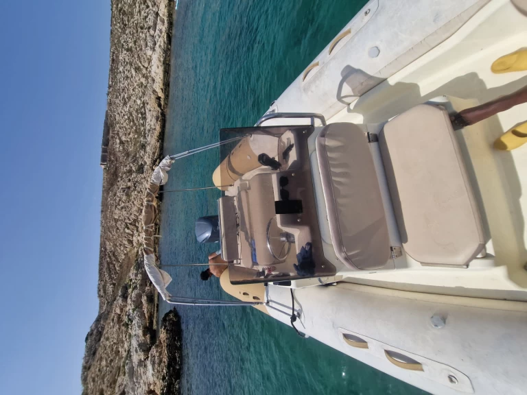 Yacht charter Marseille - Zodiac Club 750 on SamBoat