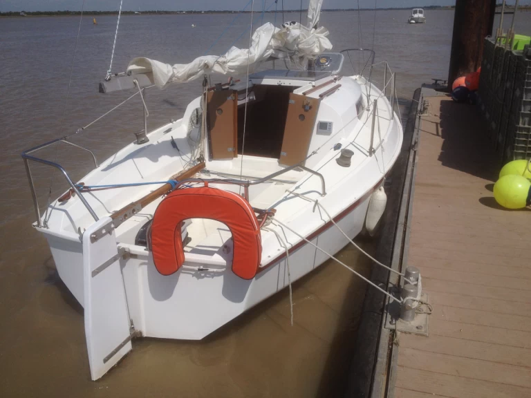 Yacht hire Soubise cheap Challenger Export