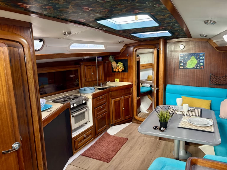 Sailboat hire in Grand Baie - Dufour Dufour 41 Classic