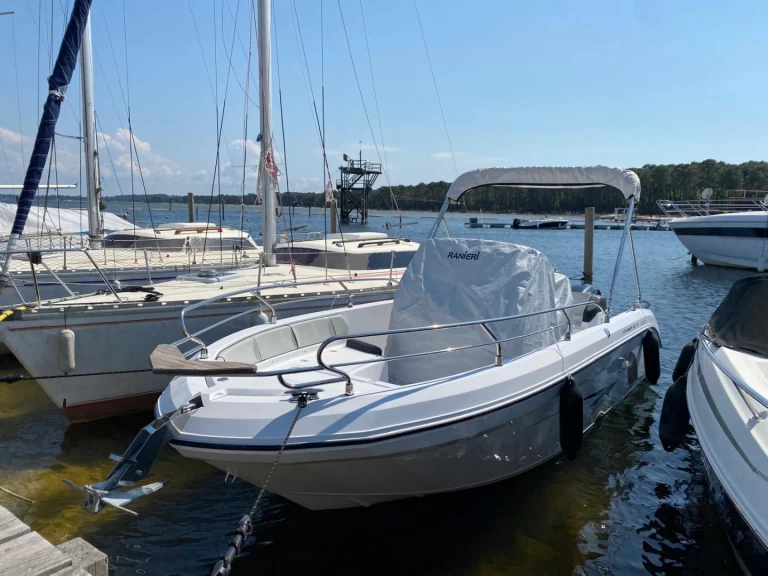 Ranieri  Voyager 21S charter bareboat or skippered in  Biscarrosse