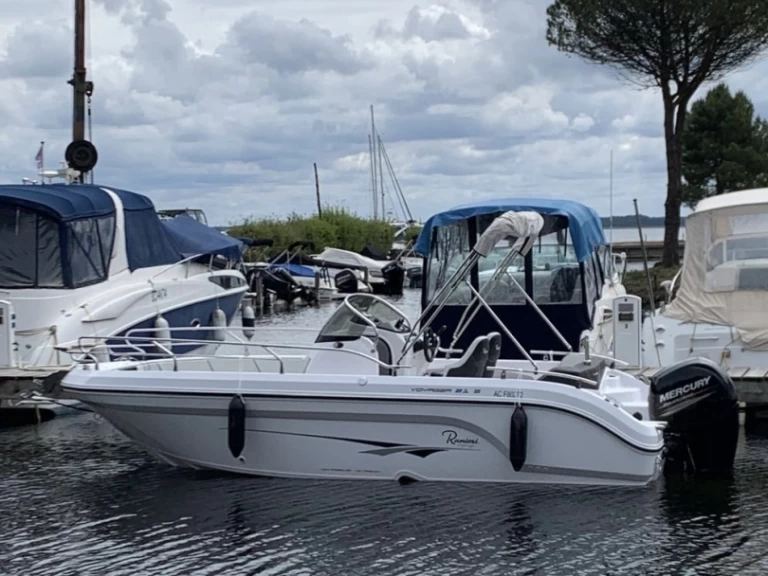 Yacht charter Biscarrosse - Ranieri  Voyager 21S on SamBoat