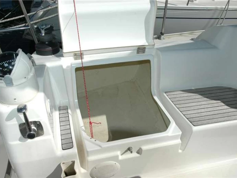 Charter a Dufour Dufour 385 Grand Large in Club Nàutic Cambrils on Samboat