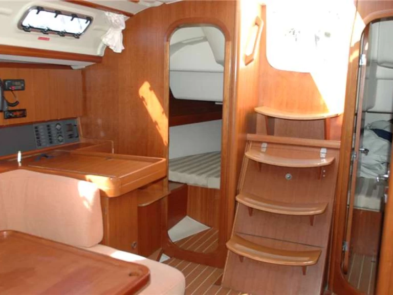Sailboat to hire Club Nàutic Cambrils at the best price