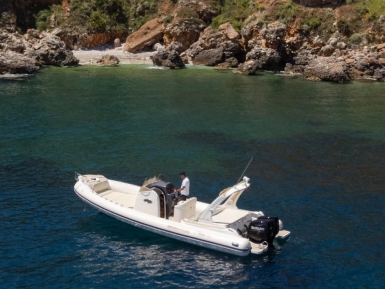 Hire RIB Kleos with a boat licence