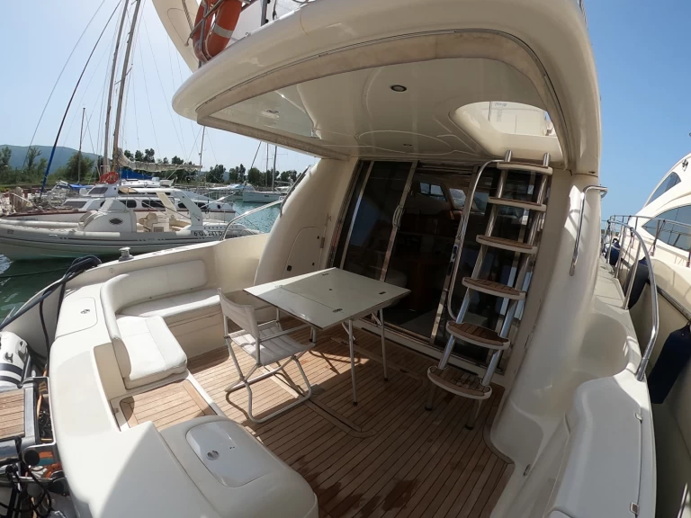 Charter a Cranchi Atlantique 48 in Himarë on Samboat