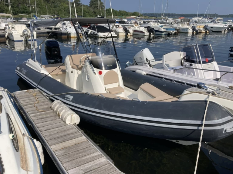 RIB hire in Sanguinet - Nuova Jolly Blackfin 8 Elegance
