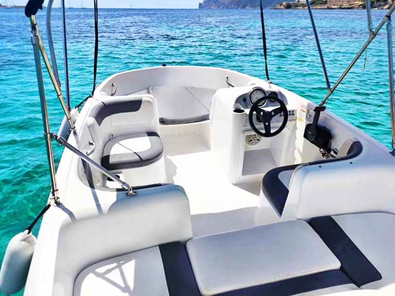 Motorboat hire in La Savina - Bayliner E16