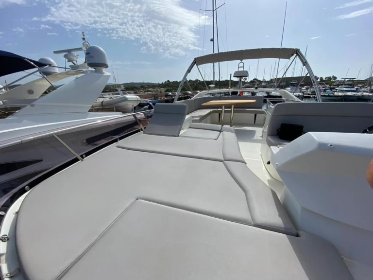 Luxury Yacht to hire Capo d'Orlando at the best price