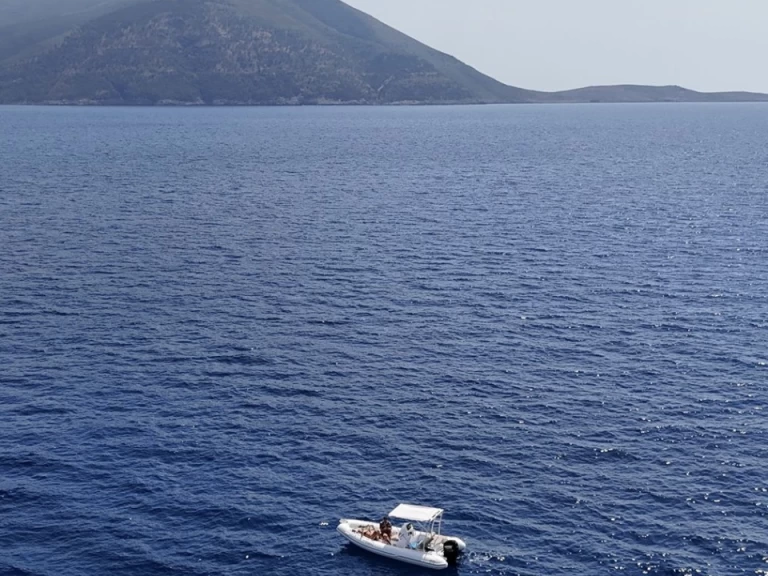 Charter a Eagle Eagle 2 in Gjiri i Vlorës on Samboat
