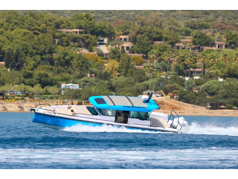 Charter a Axopar Axopar 37 XC Cross Cabin in Lávrio on Samboat