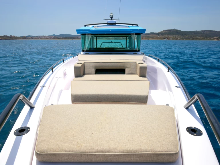 Hire Motorboat with or without skipper Axopar Lávrio