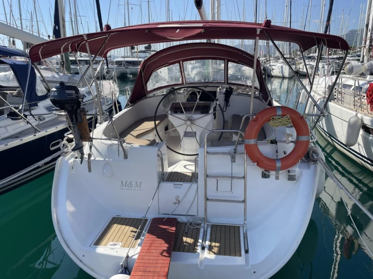 Sailboat hire in Omiš - Bénéteau Oceanis 411 Celebration