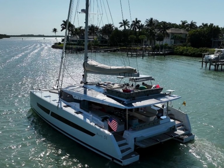 Hire Catamaran with or without skipper Fountaine Pajot Marsh Harbour