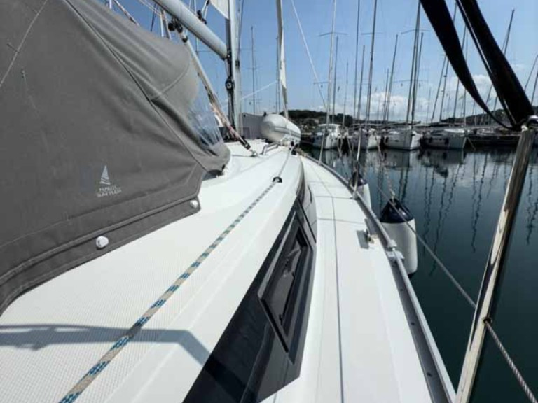 Hire Sailboat with or without skipper Bavaria Pula