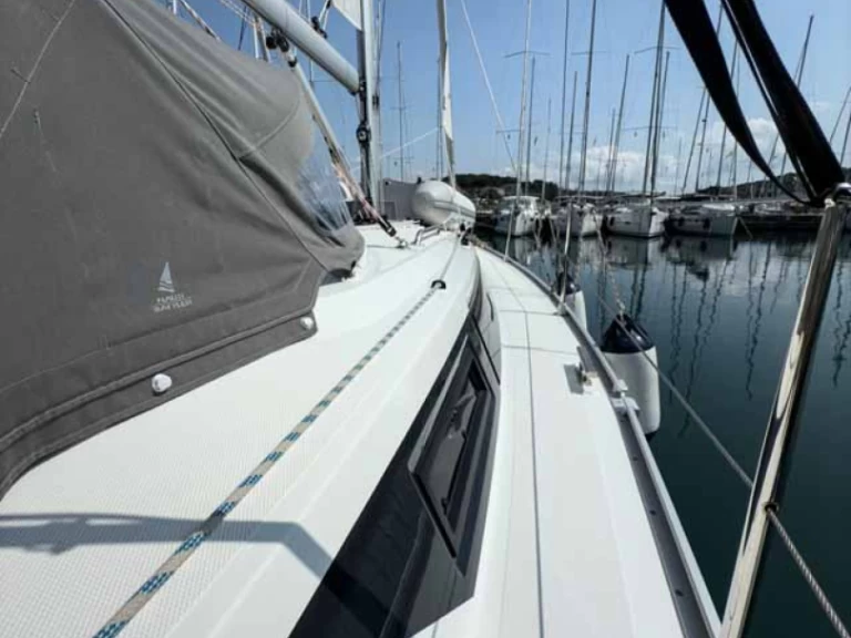 Hire Sailboat with or without skipper Bavaria Pula