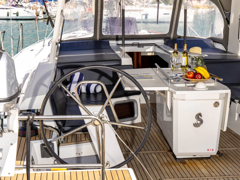 Hire Sailboat Bénéteau with a boat licence