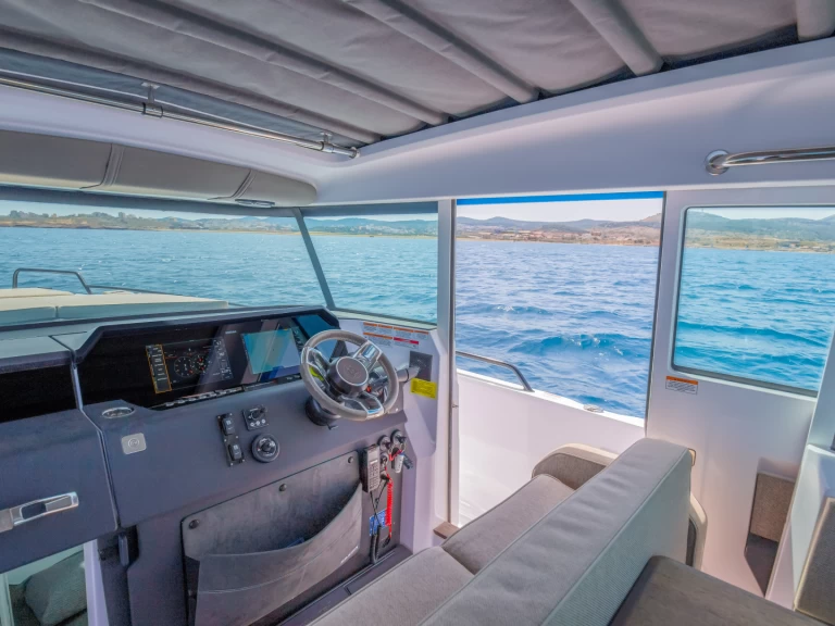 Axopar Axopar 37 XC Cross Cabin charter bareboat or skippered in  Lávrio