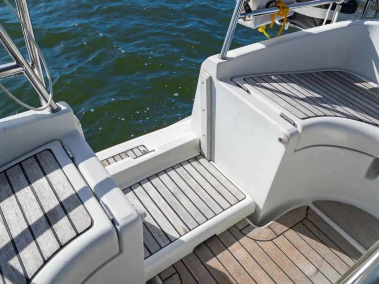 Yacht hire Póros (City) cheap Oceanis 361