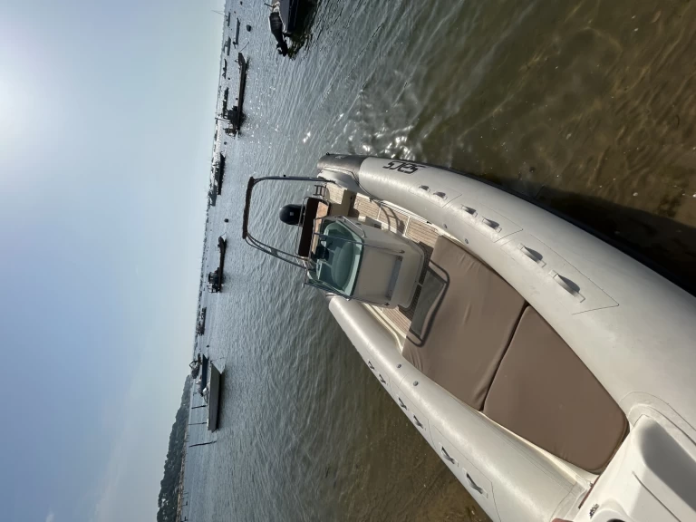 Hire RIB with or without skipper Sacs Le Canon