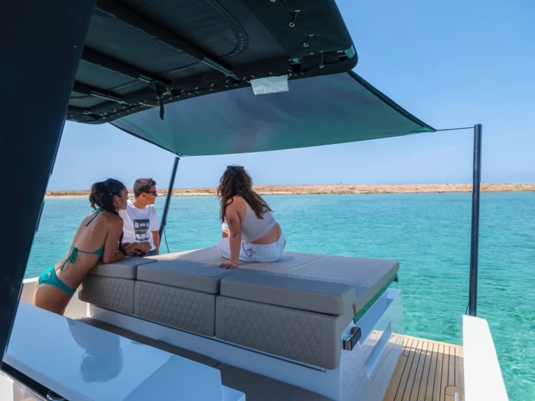 Yacht hire Dénia cheap D28