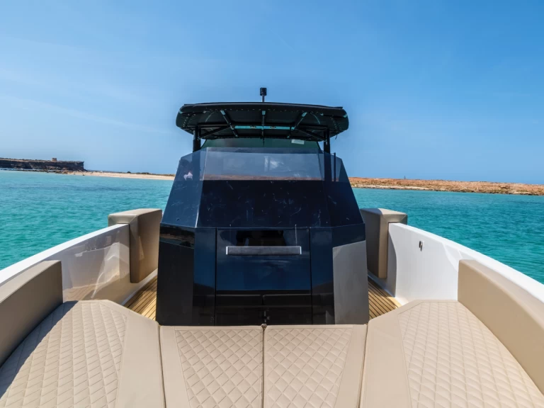 Charter a DEANTONIO YACHTS D28 in Dénia on Samboat
