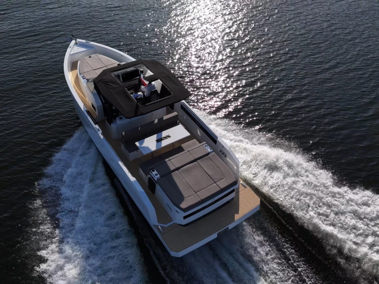 Hire Motorboat DEANTONIO YACHTS with a boat licence