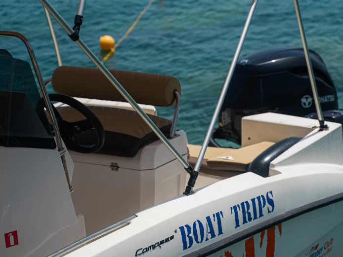Hire Motorboat Compass with a boat licence