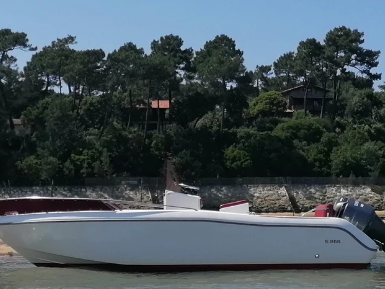 Yacht charter Lège-Cap-Ferret - Jeanneau Cap Camarat 675 on SamBoat
