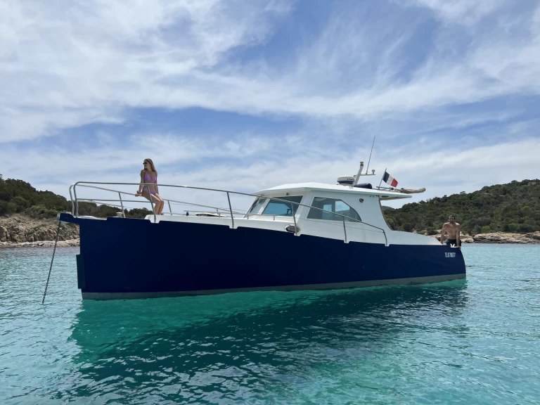 Yacht hire Sainte-Lucie de Porto-Vecchio cheap JMF 32