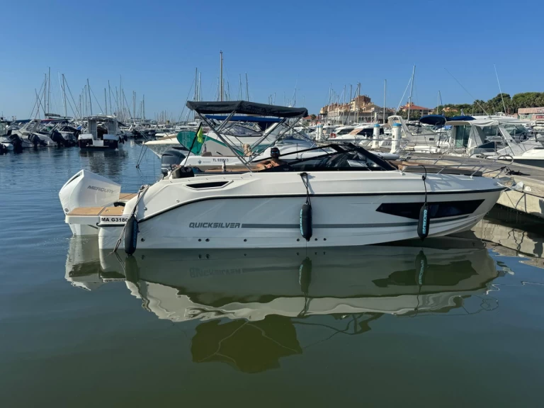 Hire a Quicksilver Activ 755 Cruiser Hyères